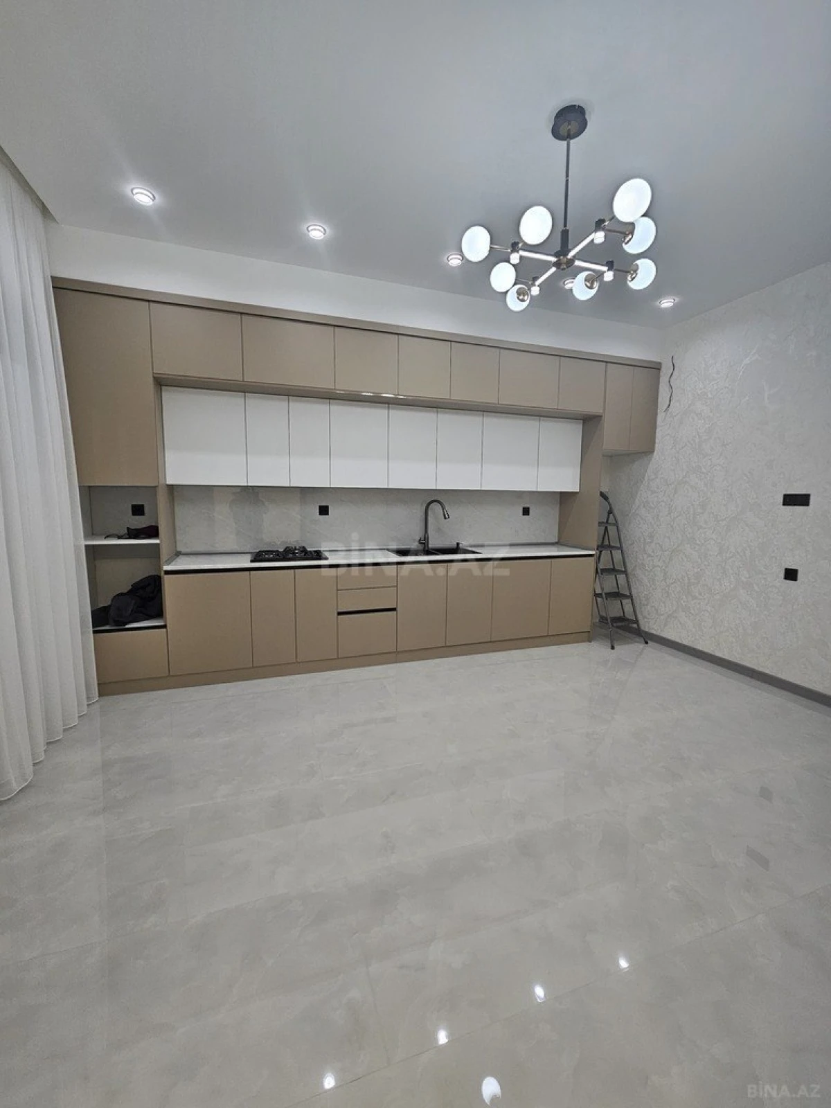 Satılır 4 otaqlı həyət evi 160 m²