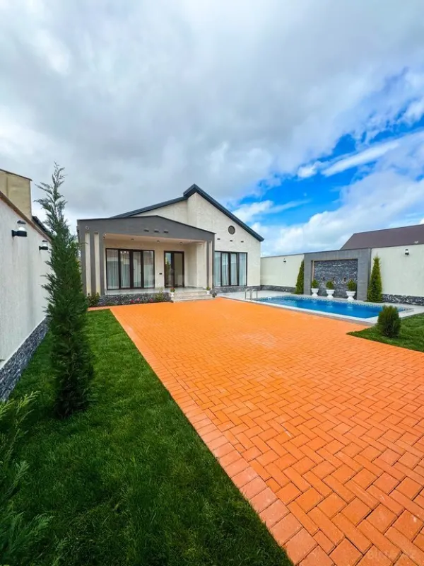 Satılır 4 otaqlı həyət evi 160 m²