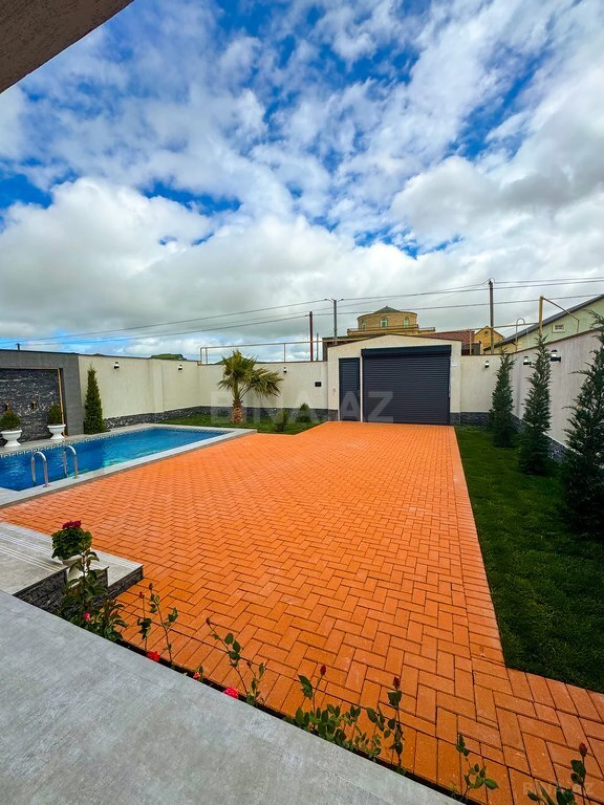 Satılır 4 otaqlı həyət evi 160 m²