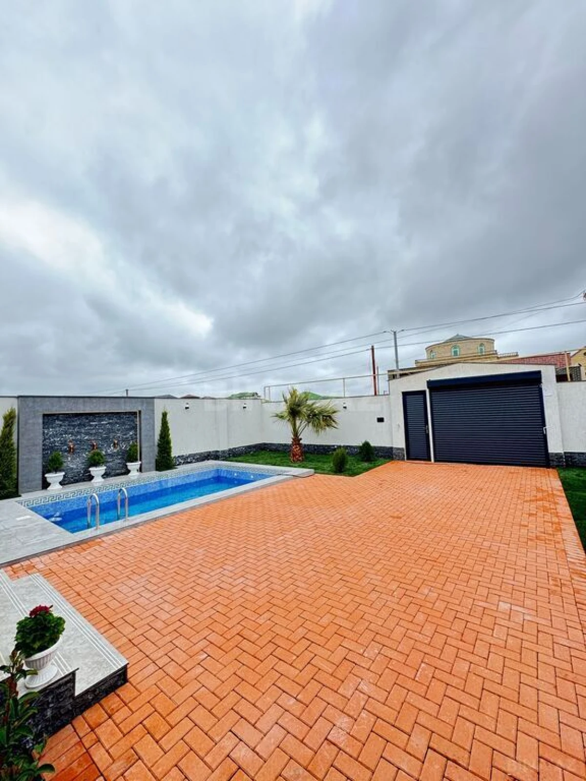 Satılır 4 otaqlı həyət evi 160 m²