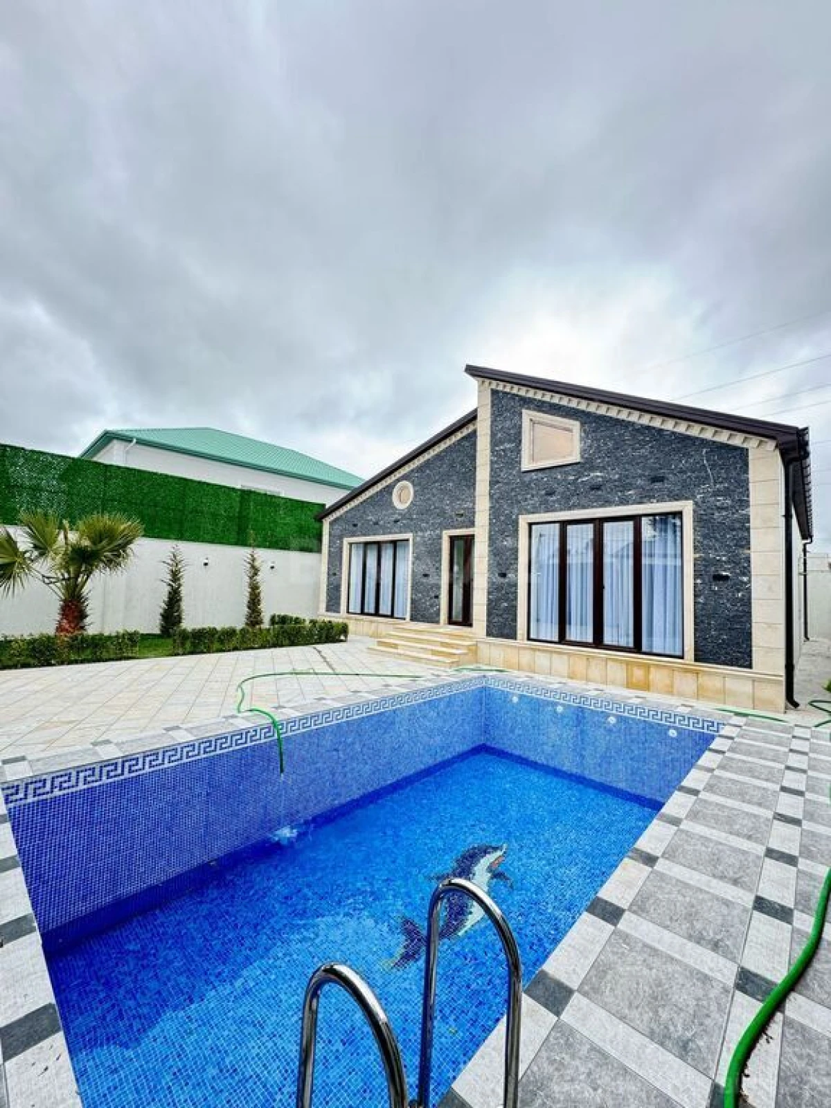 Satılır 4 otaqlı həyət evi 190 m²