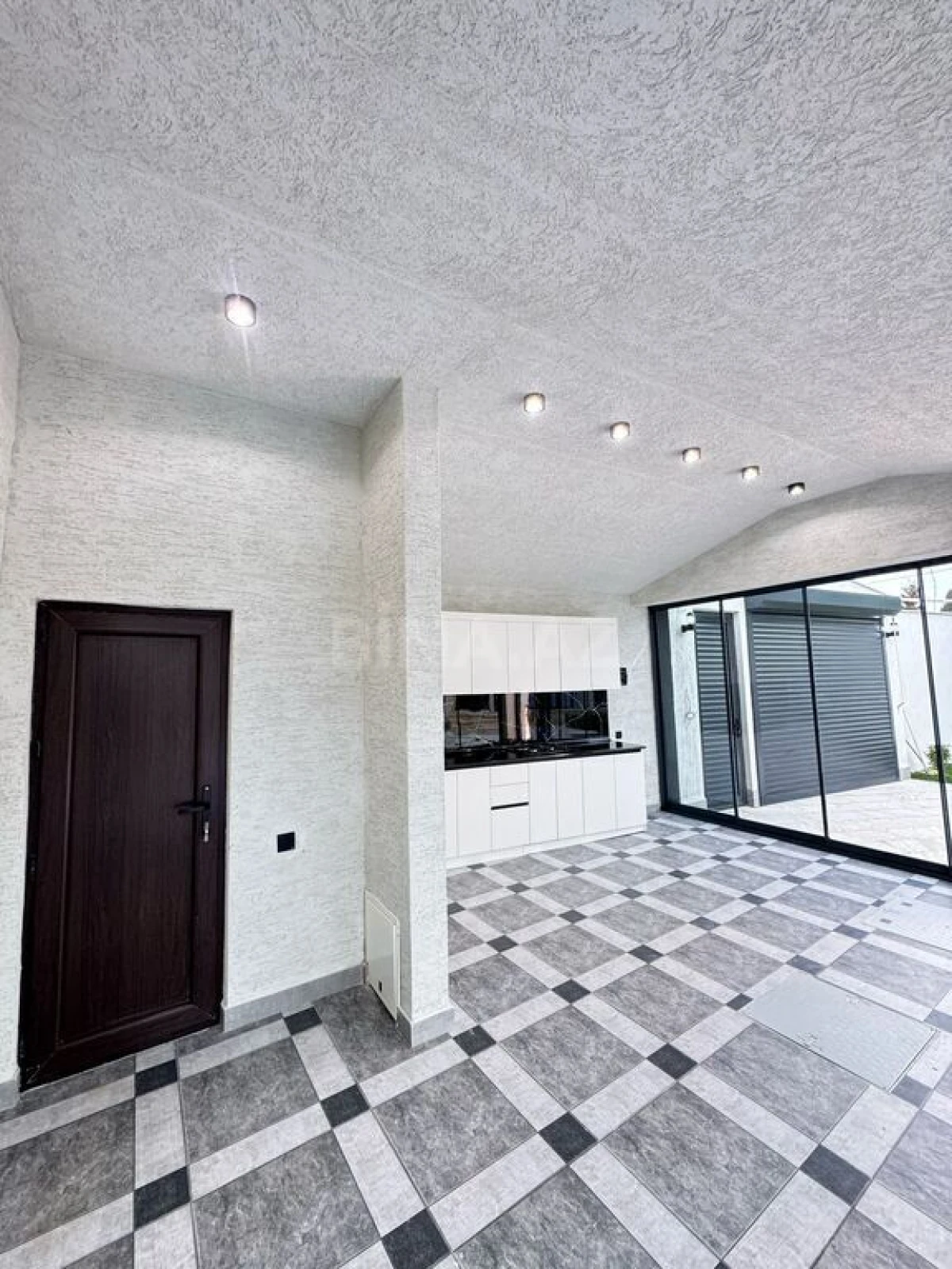 Satılır 4 otaqlı həyət evi 190 m²