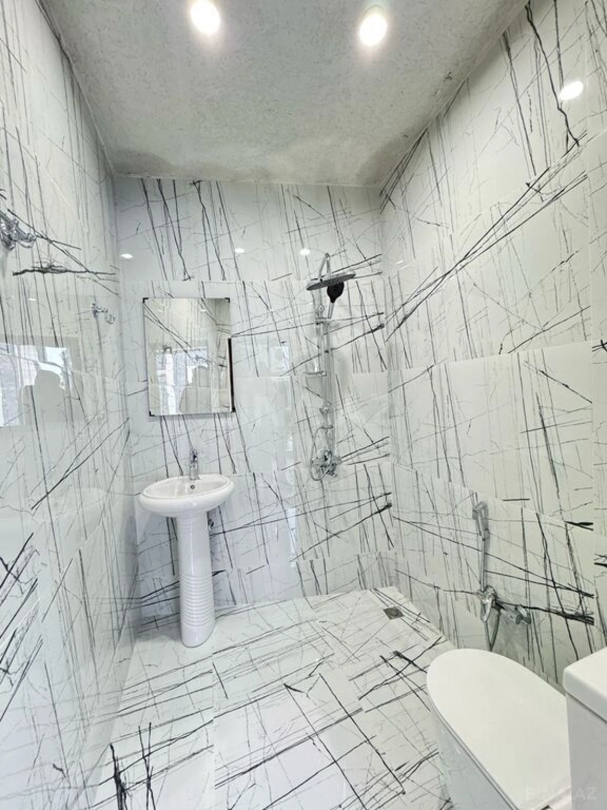 Satılır 4 otaqlı həyət evi 190 m²