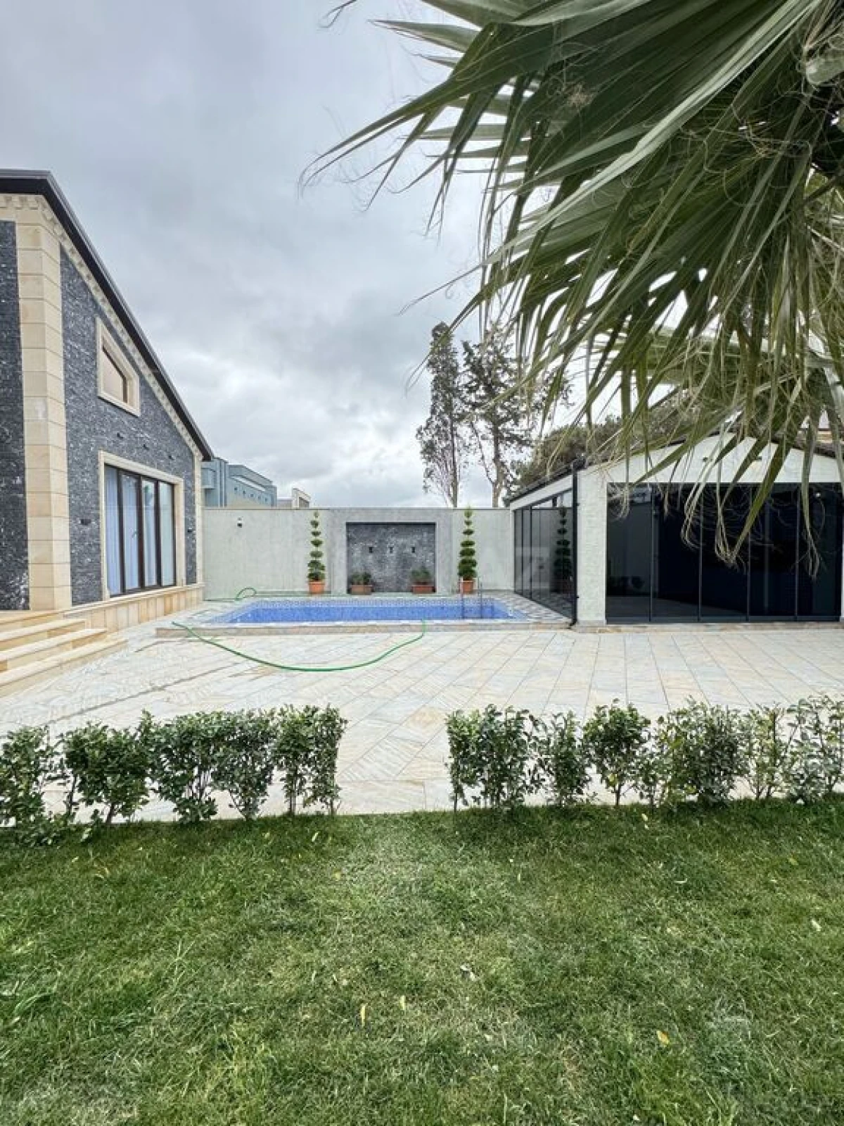 Satılır 4 otaqlı həyət evi 190 m²