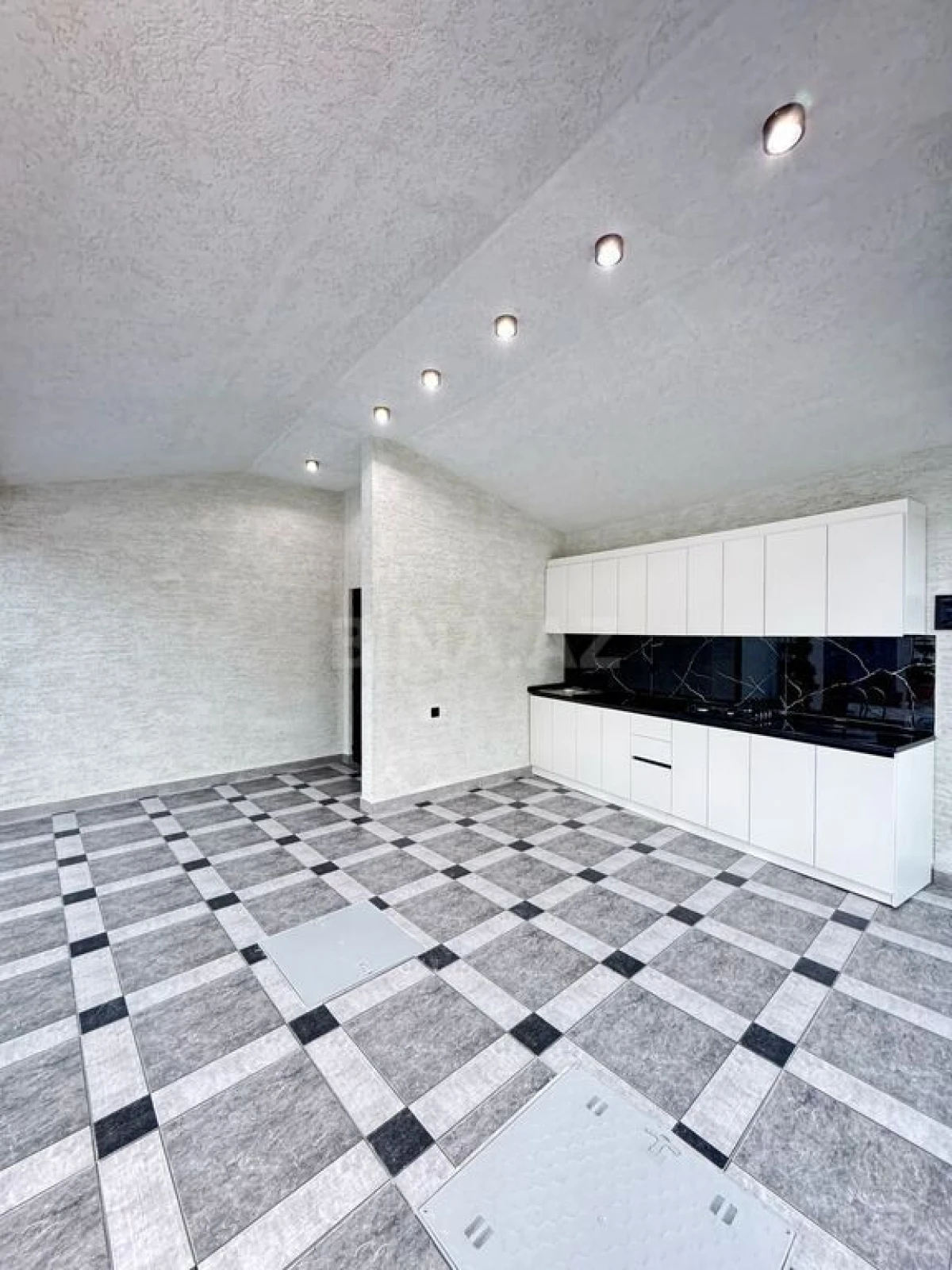 Satılır 4 otaqlı həyət evi 190 m²