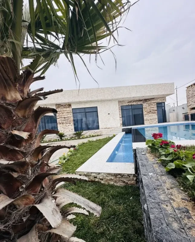Satılır 5 otaqlı həyət evi 200 m²