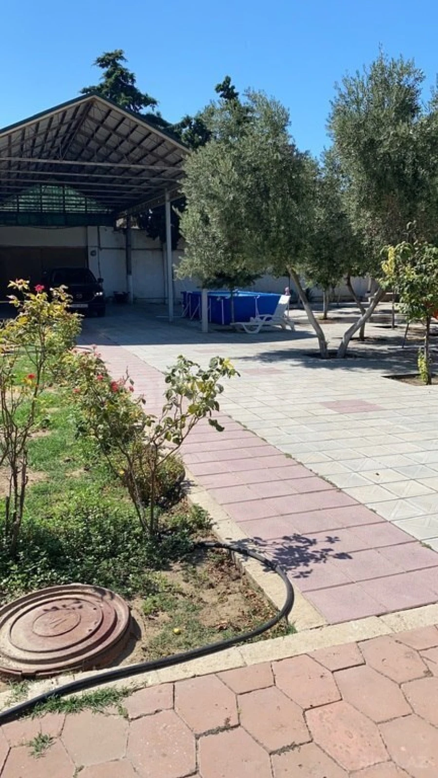 Satılır 8 otaqlı həyət evi 300 m²