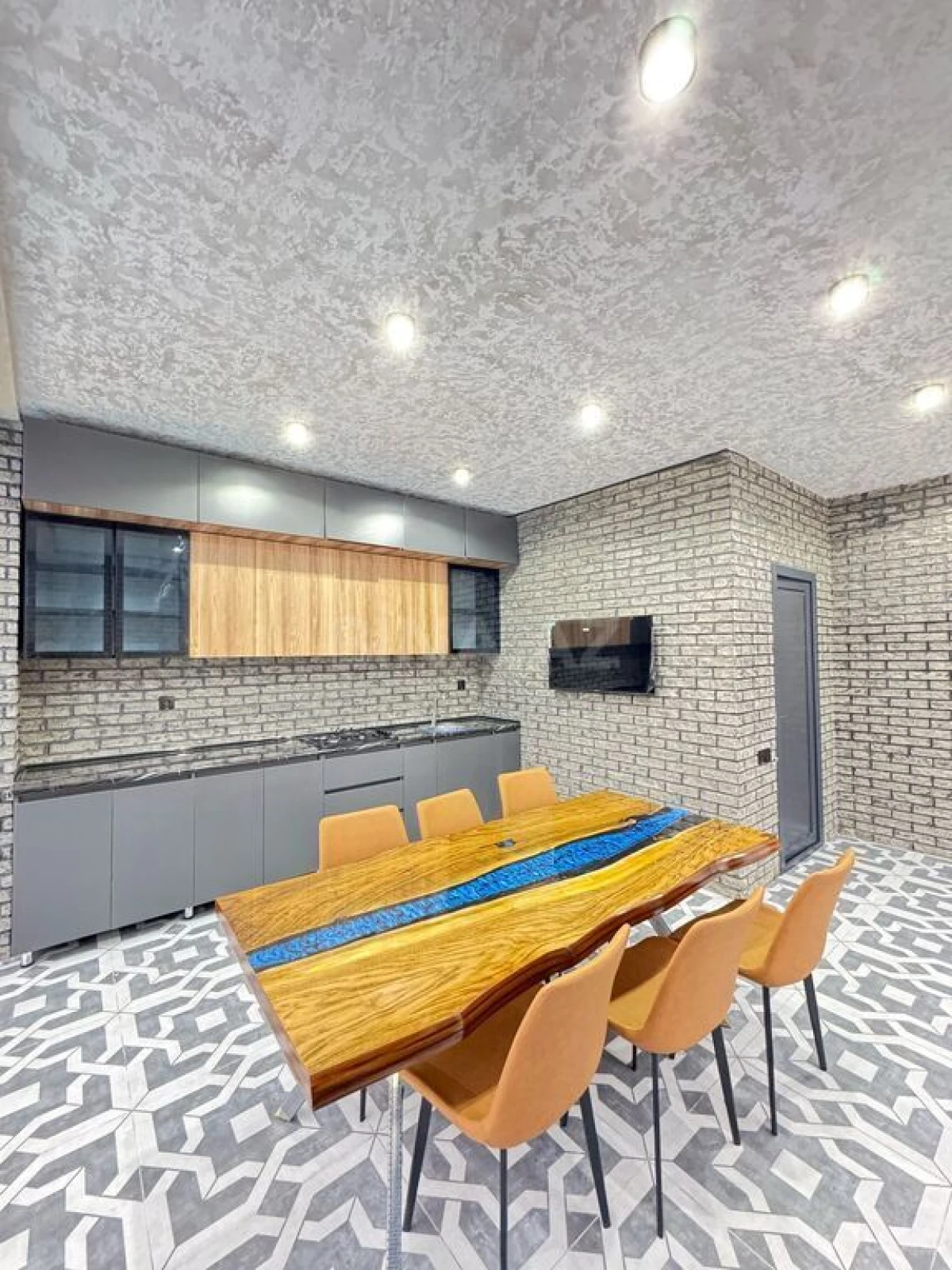 Satılır 4 otaqlı həyət evi 180 m²