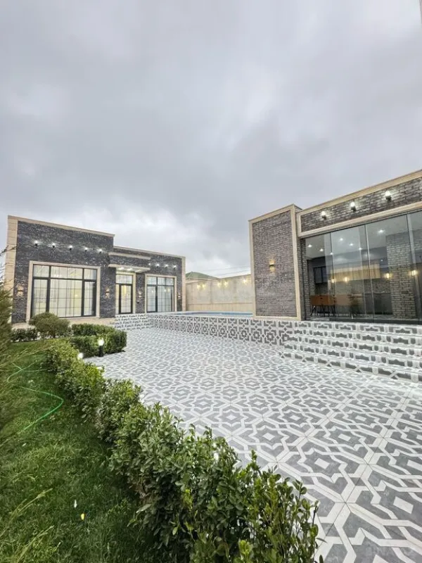 Satılır 4 otaqlı həyət evi 180 m²