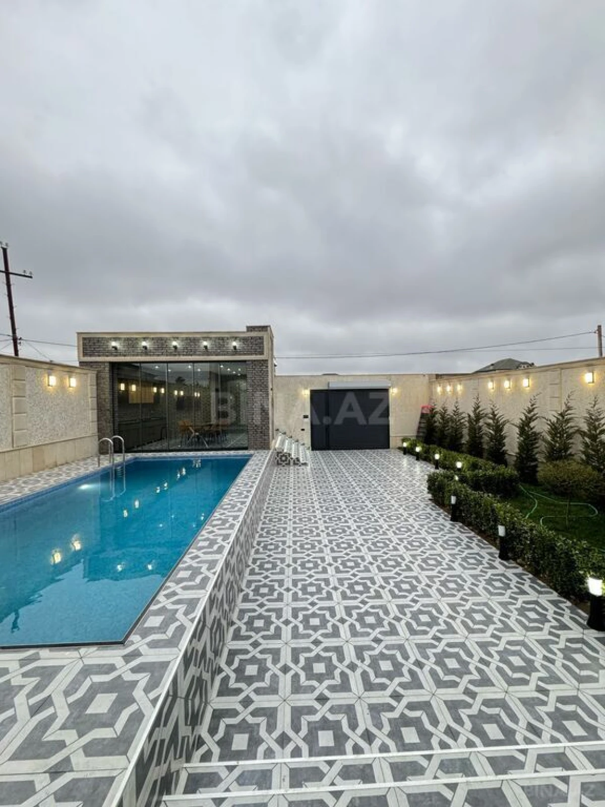 Satılır 4 otaqlı həyət evi 180 m²