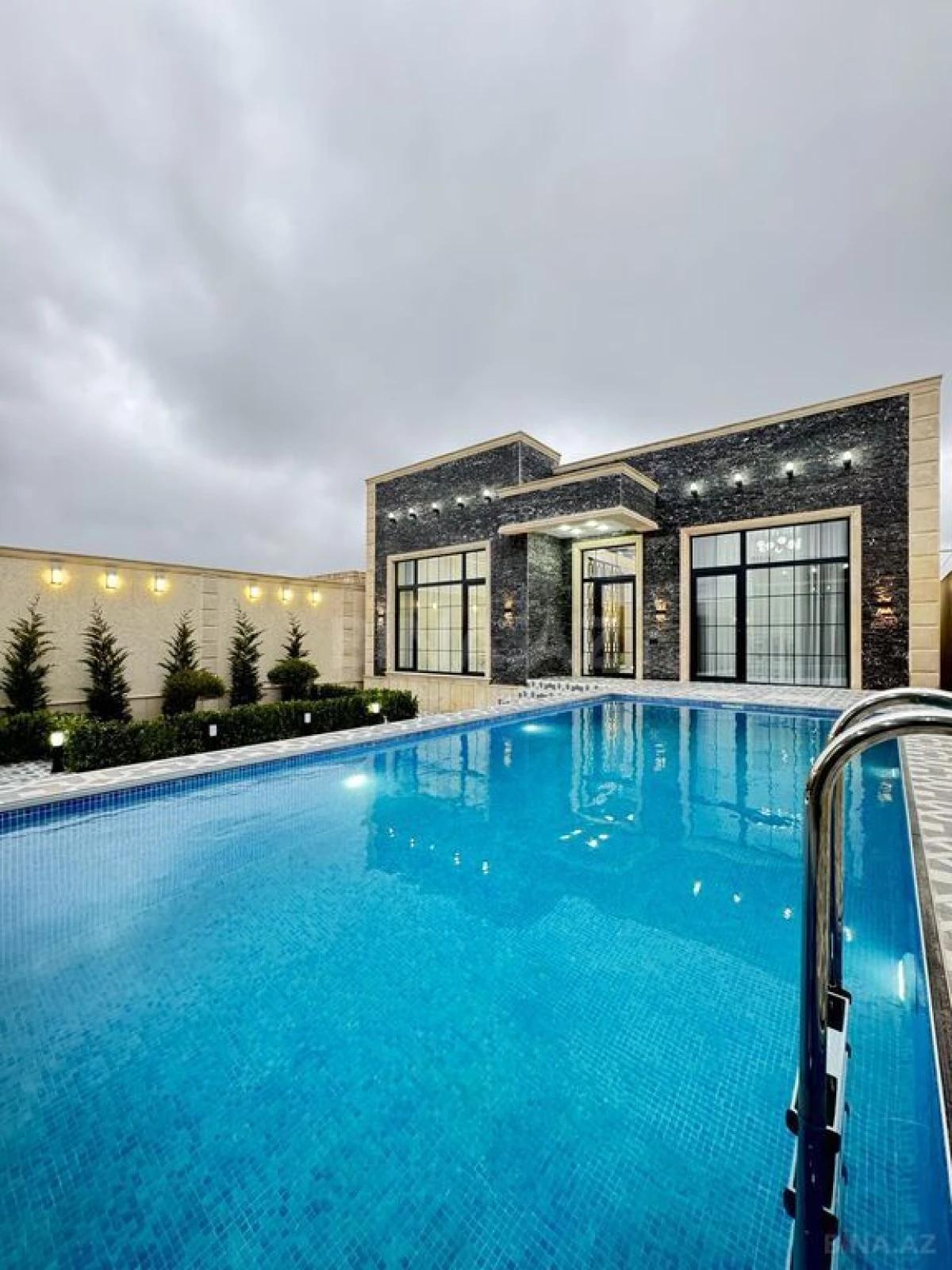 Satılır 4 otaqlı həyət evi 180 m²