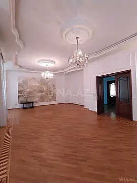Satılır 8 otaqlı həyət evi 650 m²