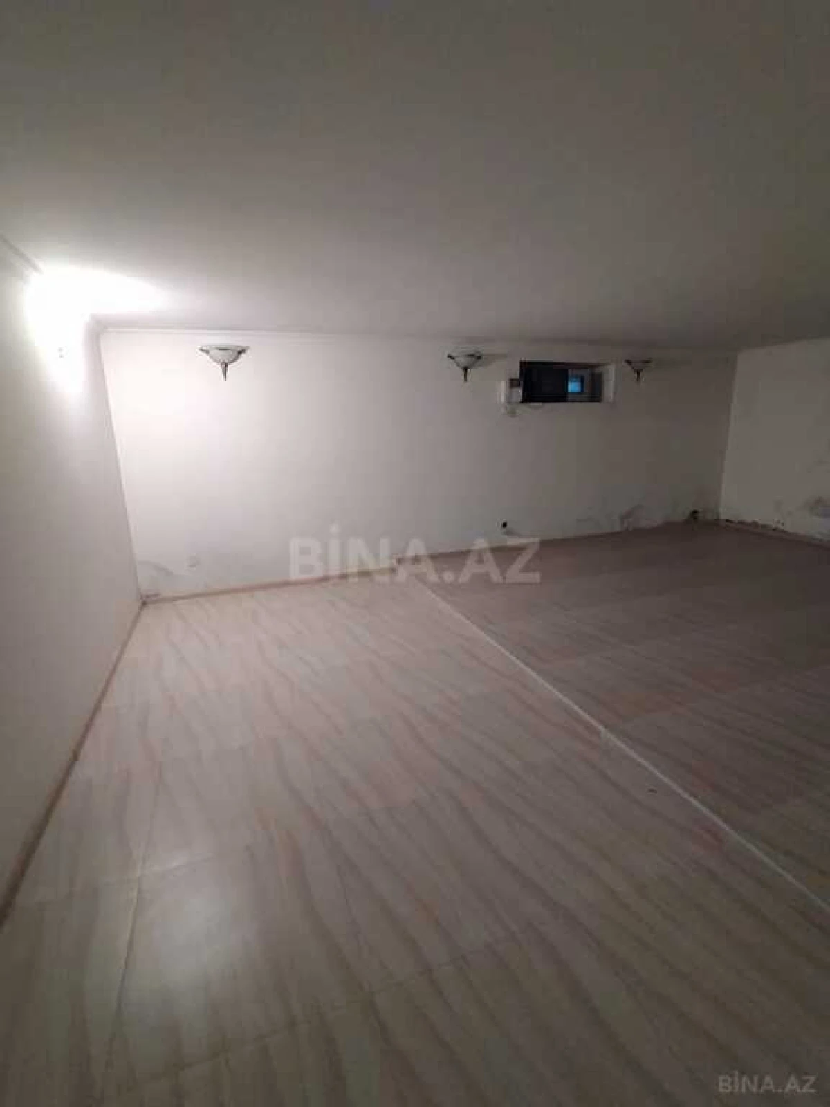 Satılır 8 otaqlı həyət evi 650 m²