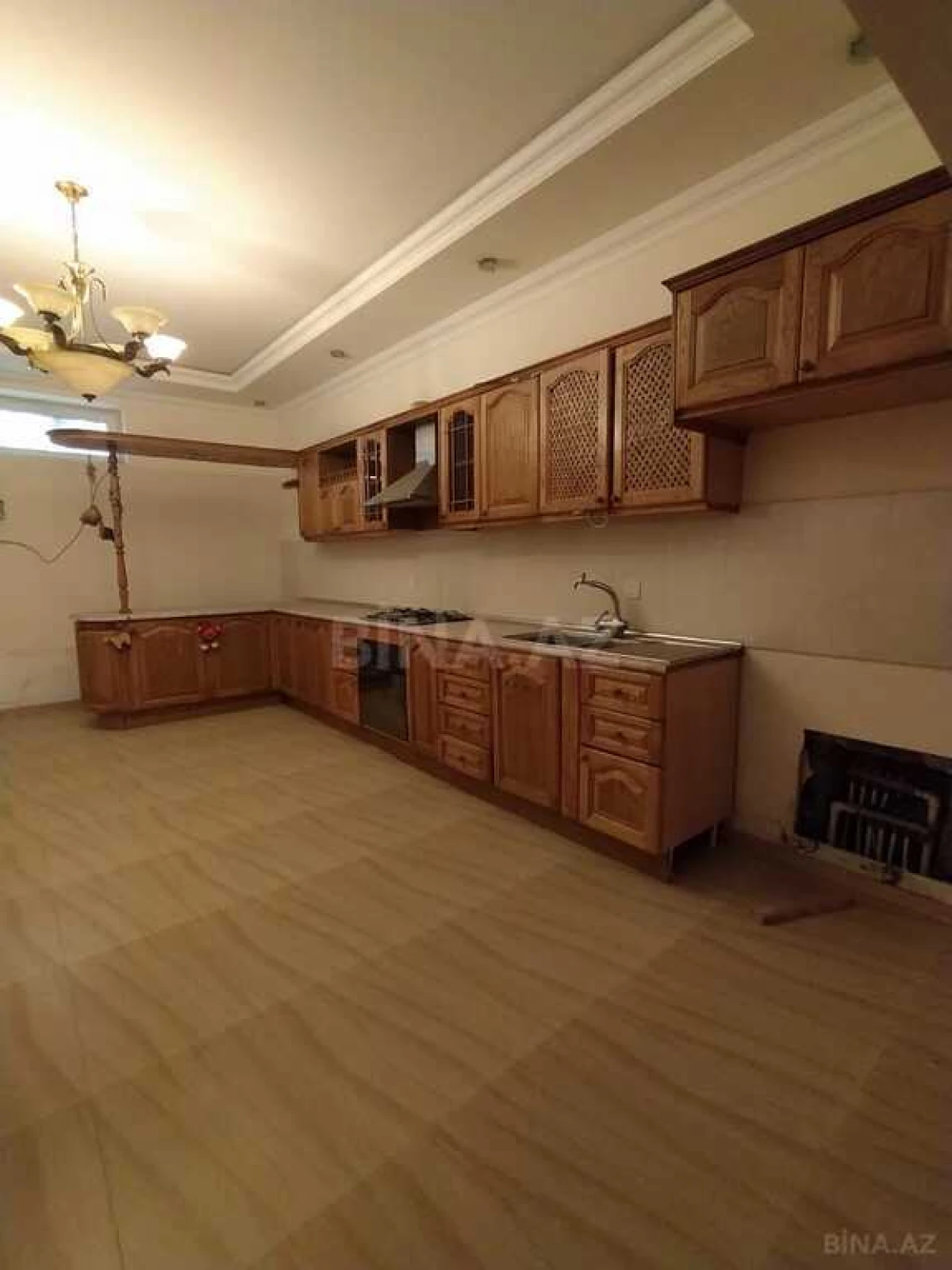 Satılır 8 otaqlı həyət evi 650 m²