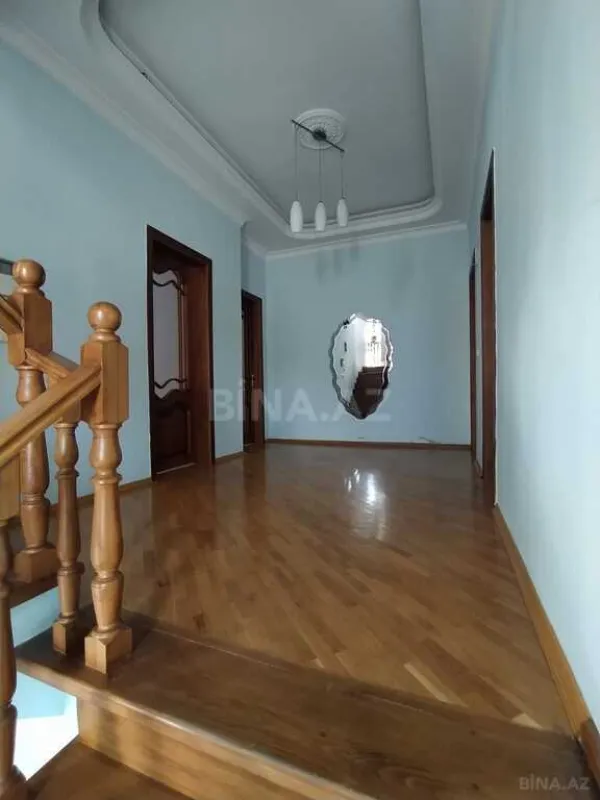Satılır 8 otaqlı həyət evi 650 m²