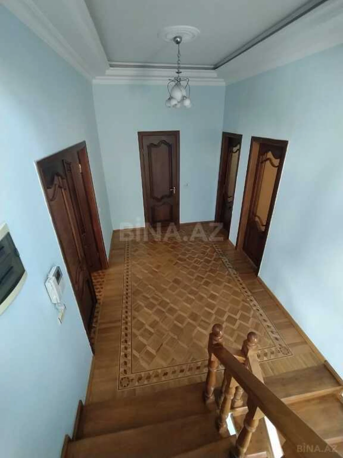 Satılır 8 otaqlı həyət evi 650 m²