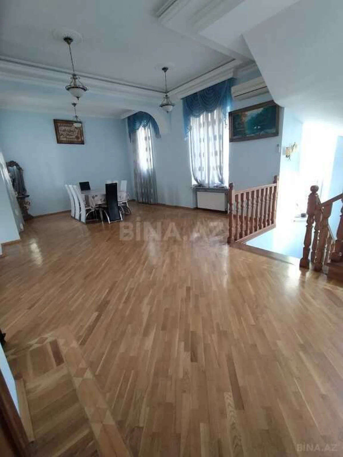 Satılır 8 otaqlı həyət evi 650 m²
