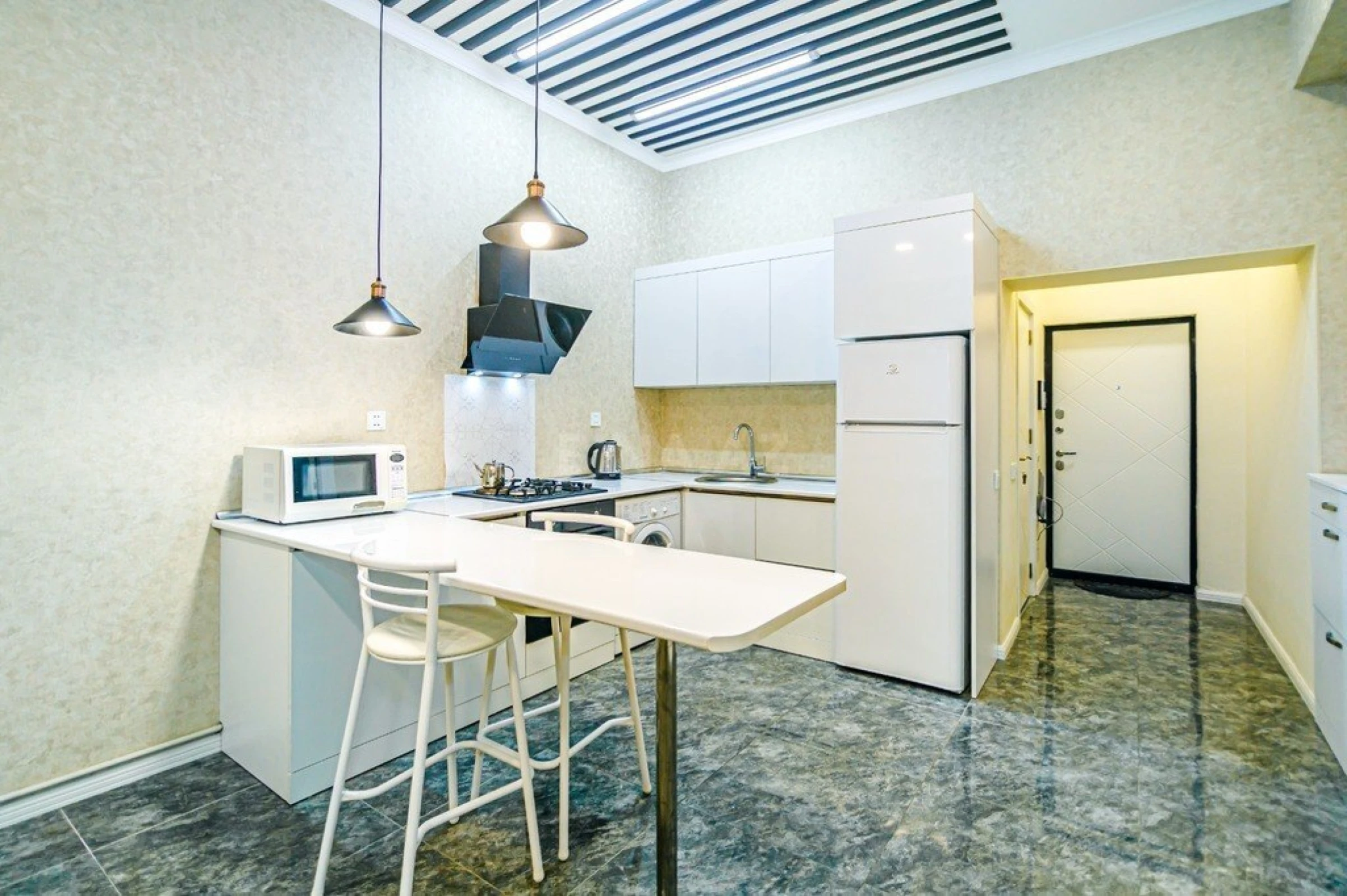 Kirayə verilir 2 otaqlı mənzil 60 m²