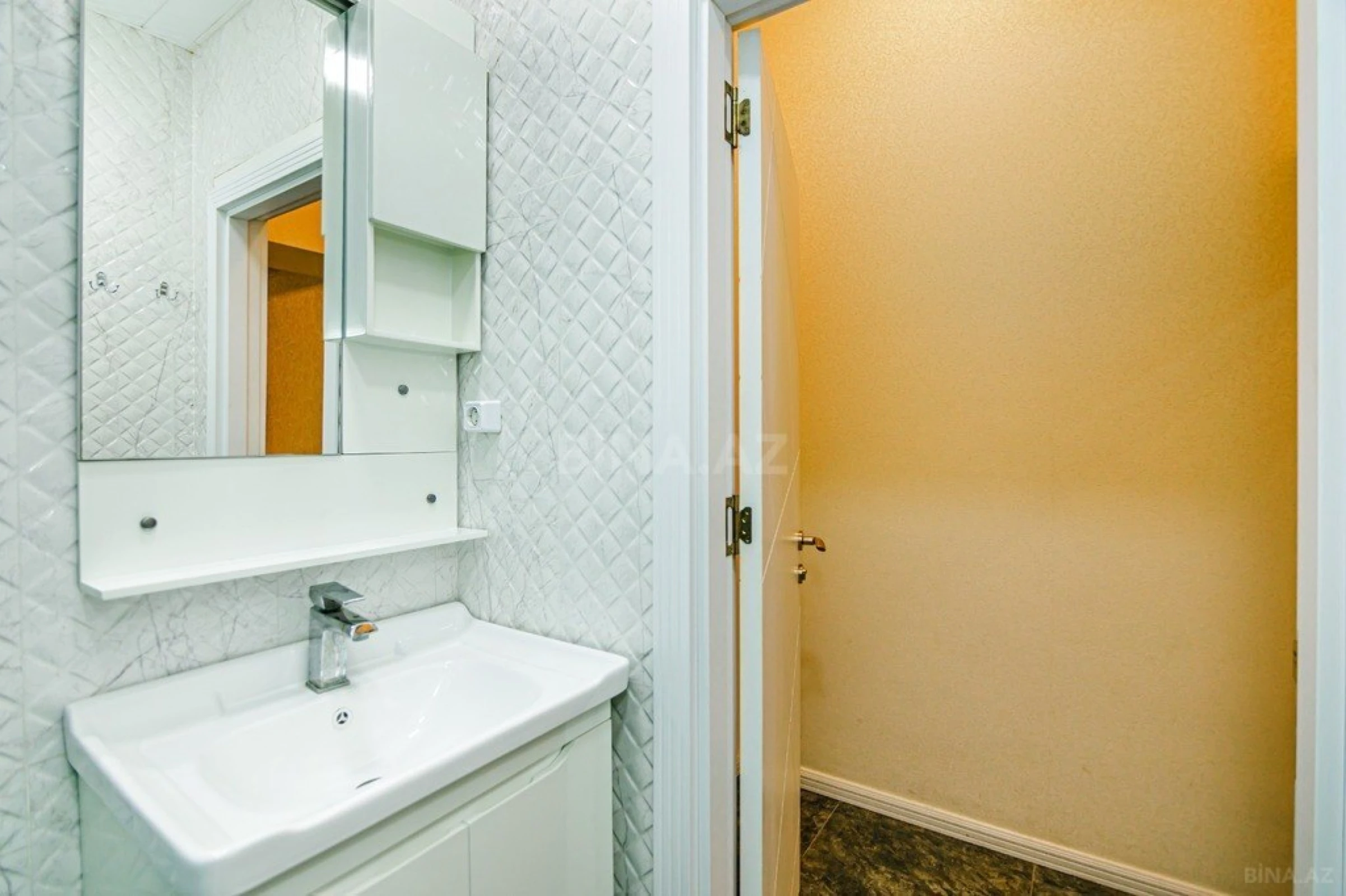 Kirayə verilir 2 otaqlı mənzil 60 m²