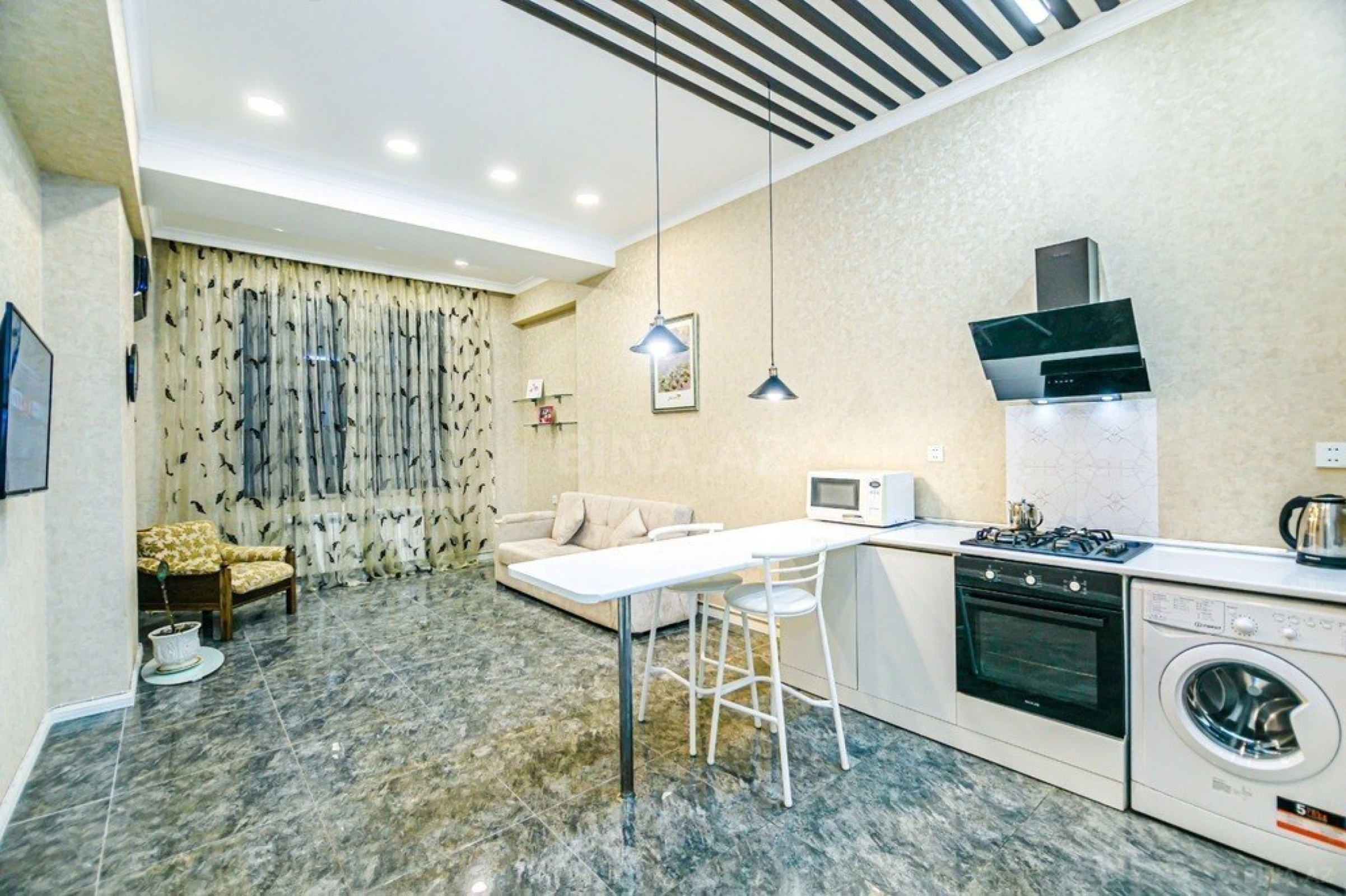 Kirayə verilir 2 otaqlı mənzil 60 m²