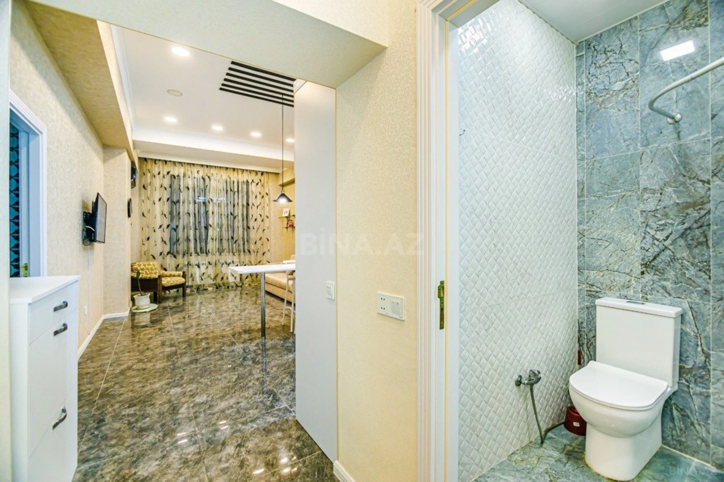 Kirayə verilir 2 otaqlı mənzil 60 m²