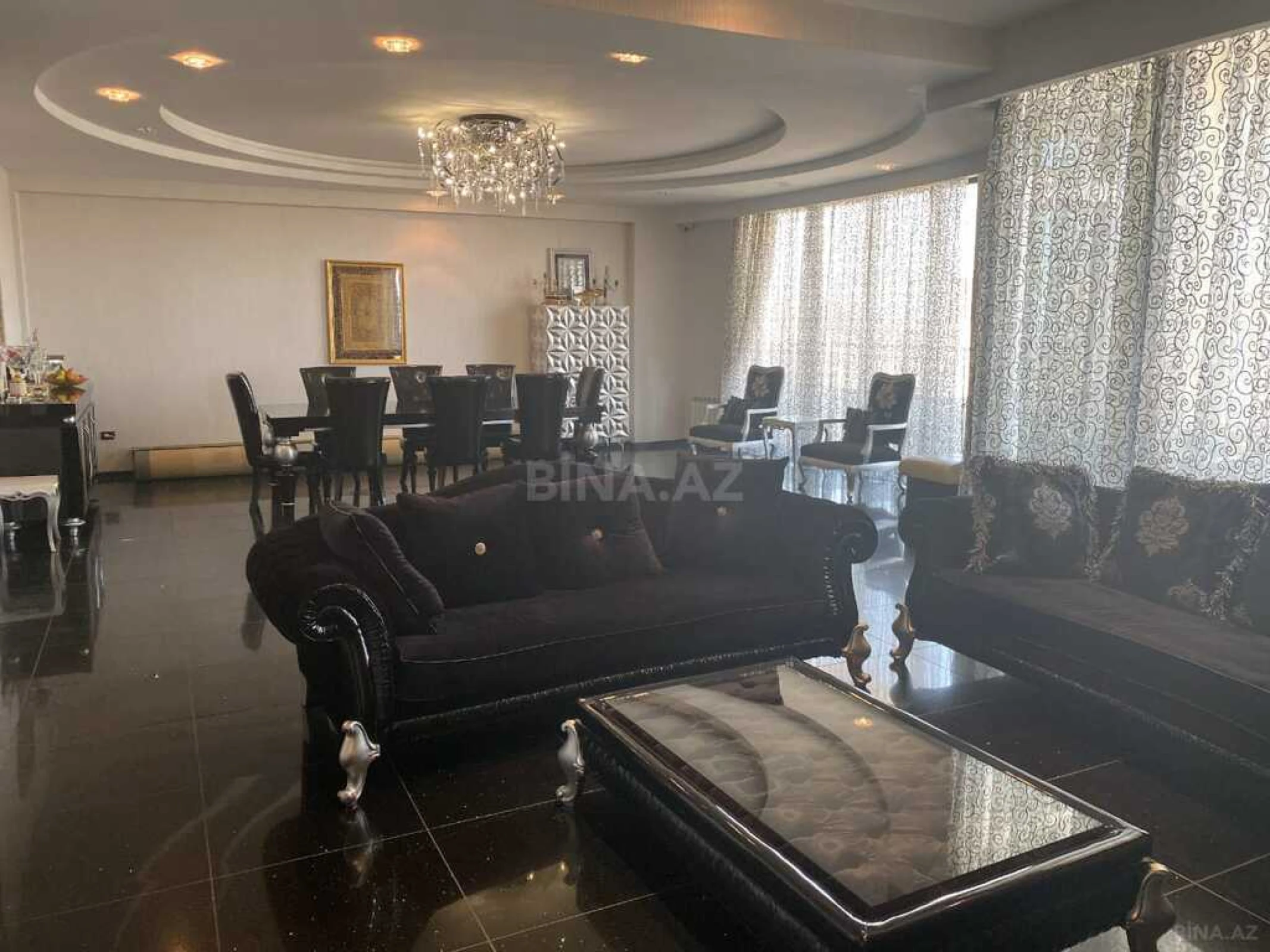 Satılır 4 otaqlı mənzil 540 m²