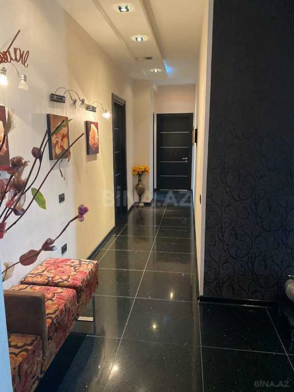 Satılır 4 otaqlı mənzil 540 m²