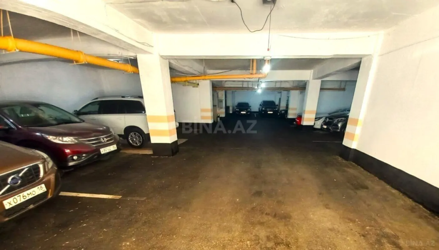 Satılır 4 otaqlı mənzil 148 m²