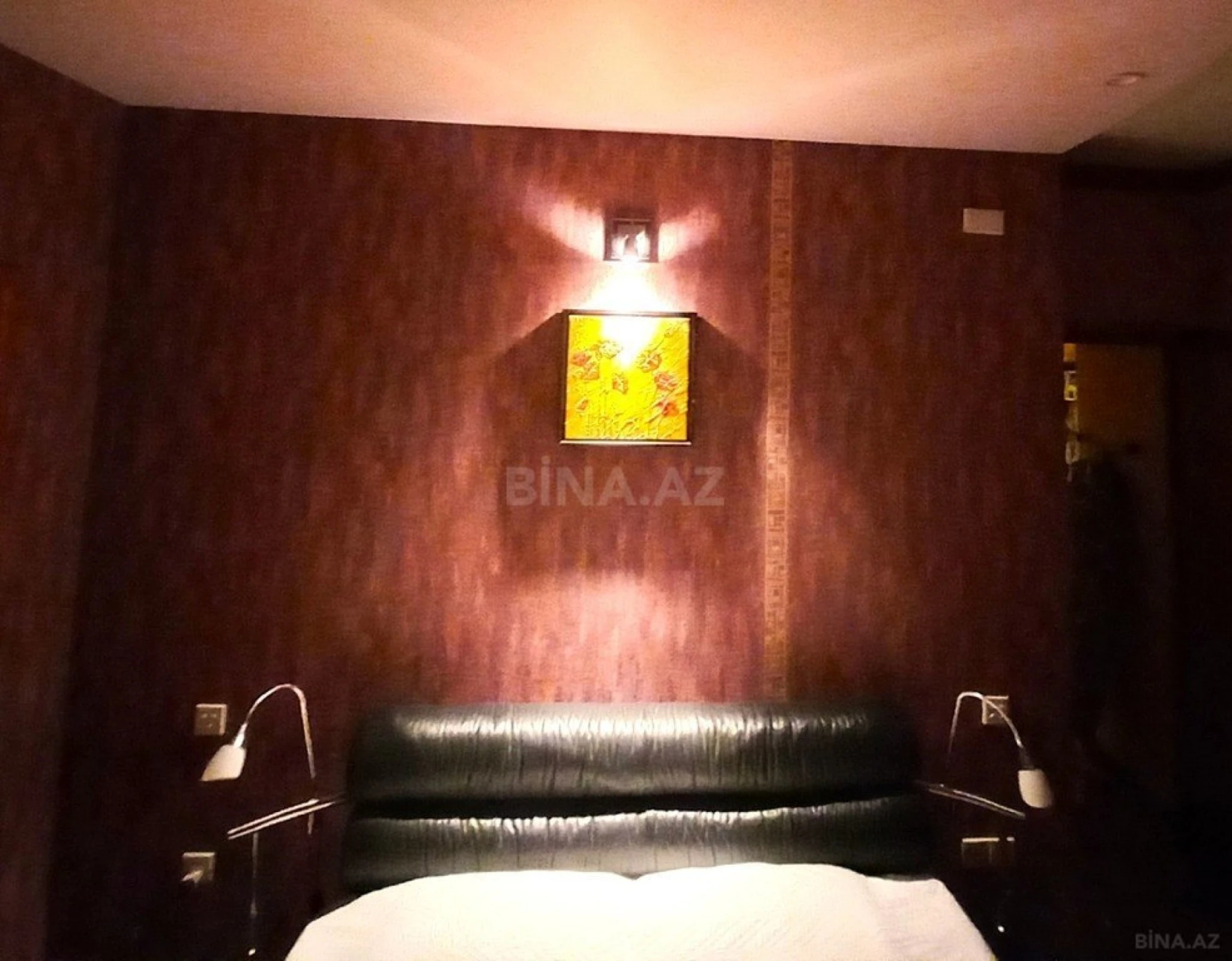 Satılır 4 otaqlı mənzil 148 m²
