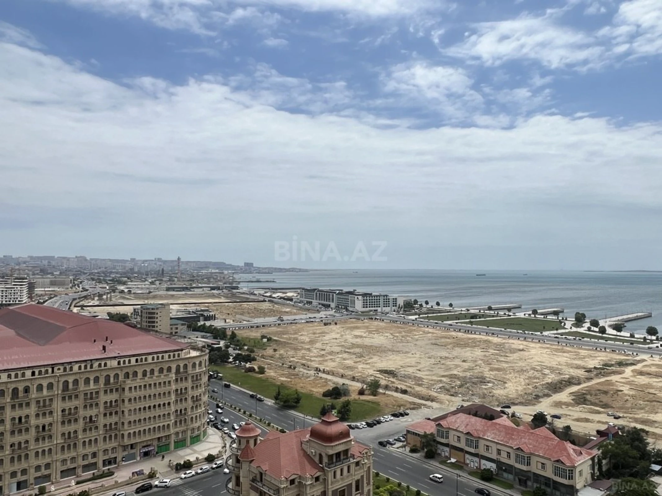 Satılır 4 otaqlı mənzil 181 m²