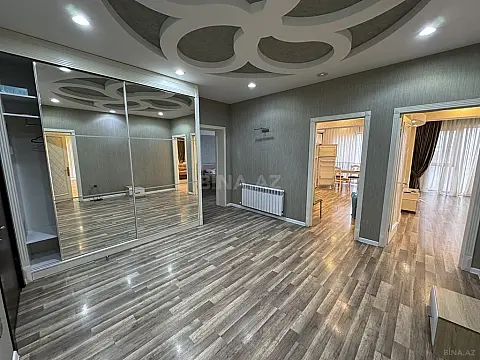 Satılır 4 otaqlı mənzil 181 m²