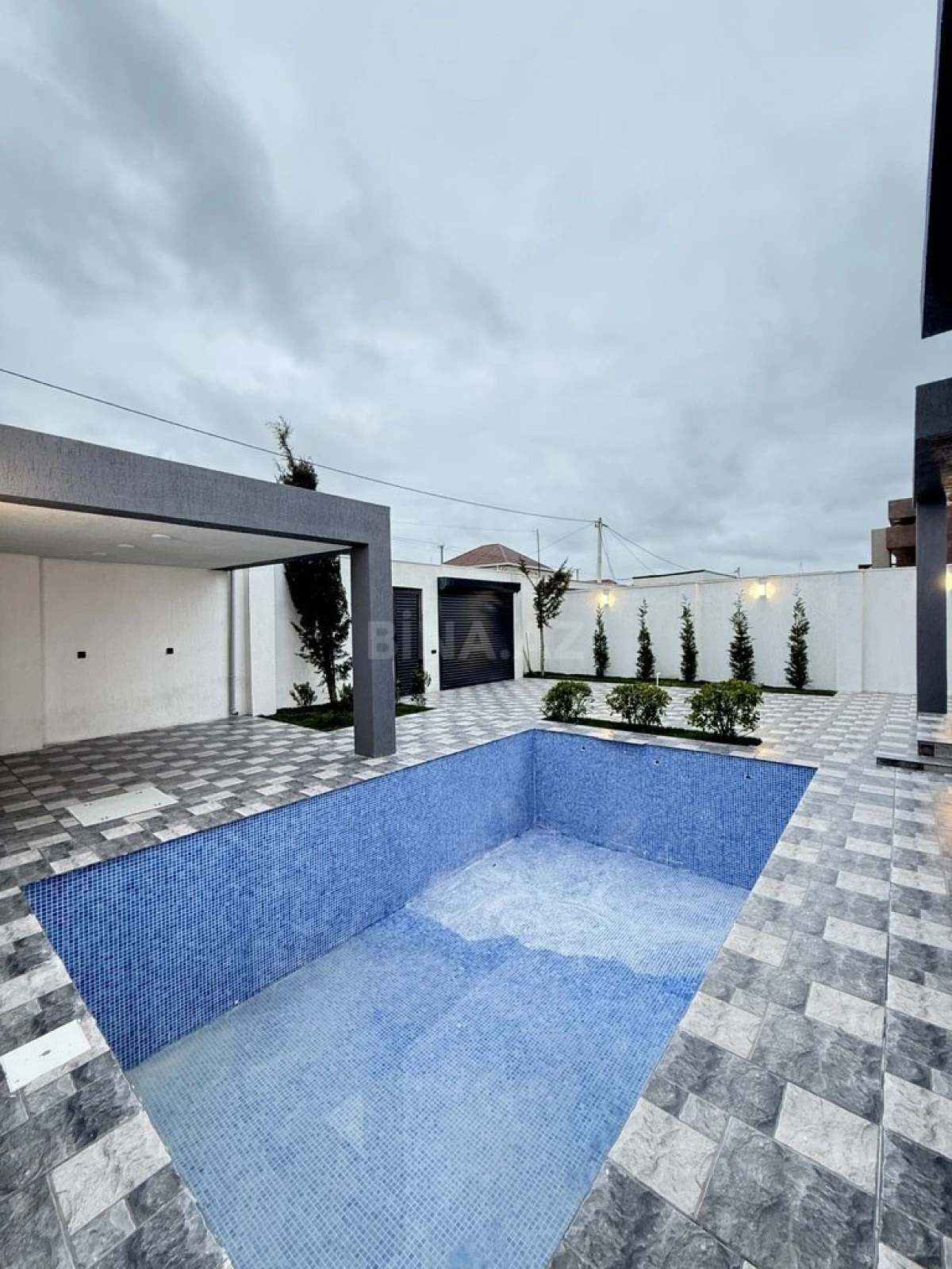 Satılır 4 otaqlı həyət evi 145 m²