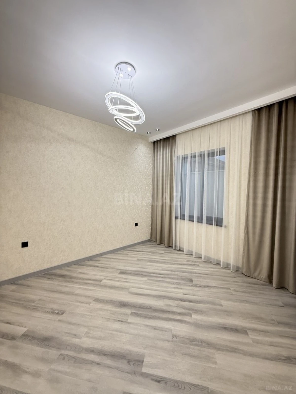 Satılır 4 otaqlı həyət evi 145 m²