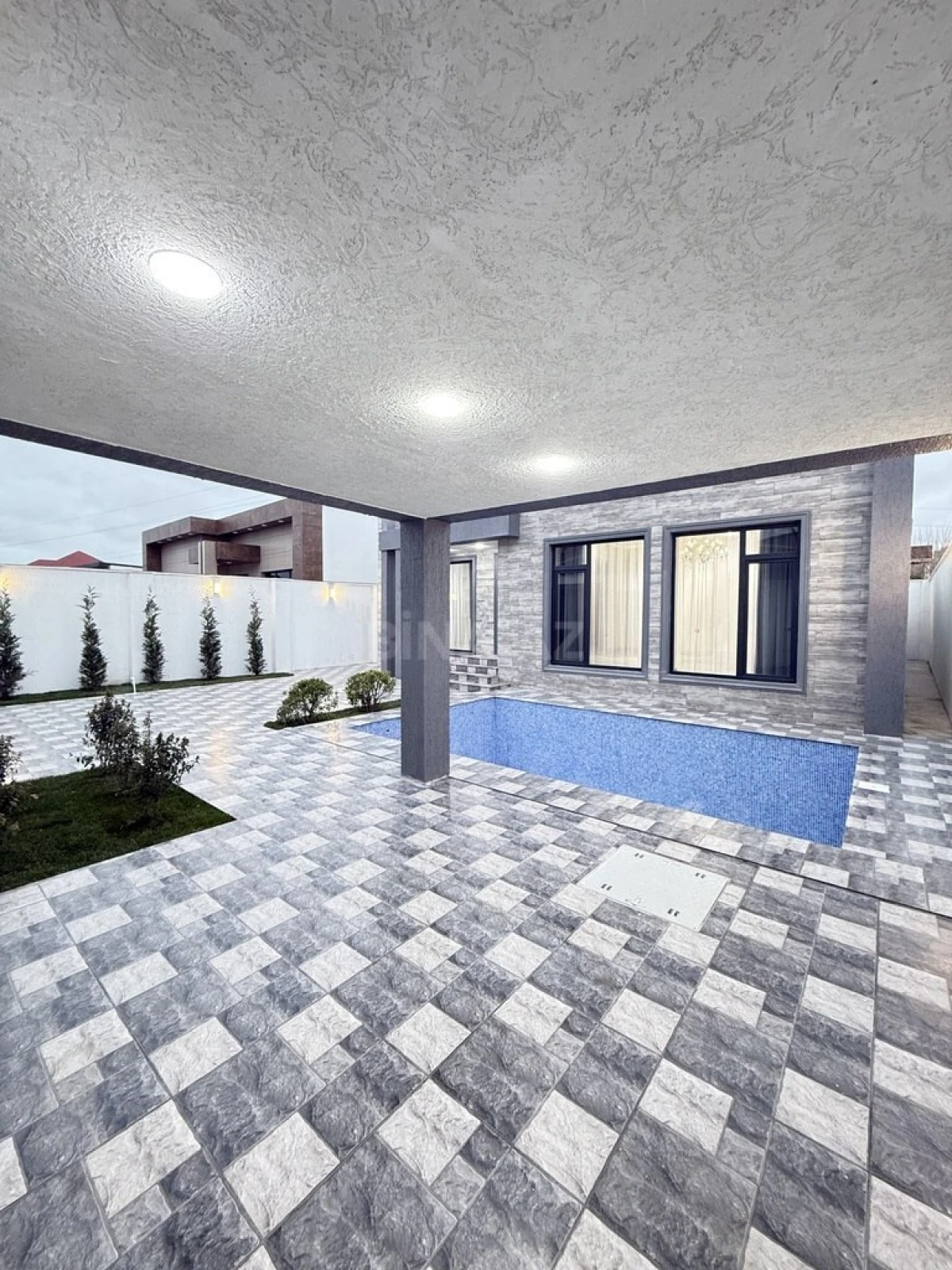 Satılır 4 otaqlı həyət evi 145 m²