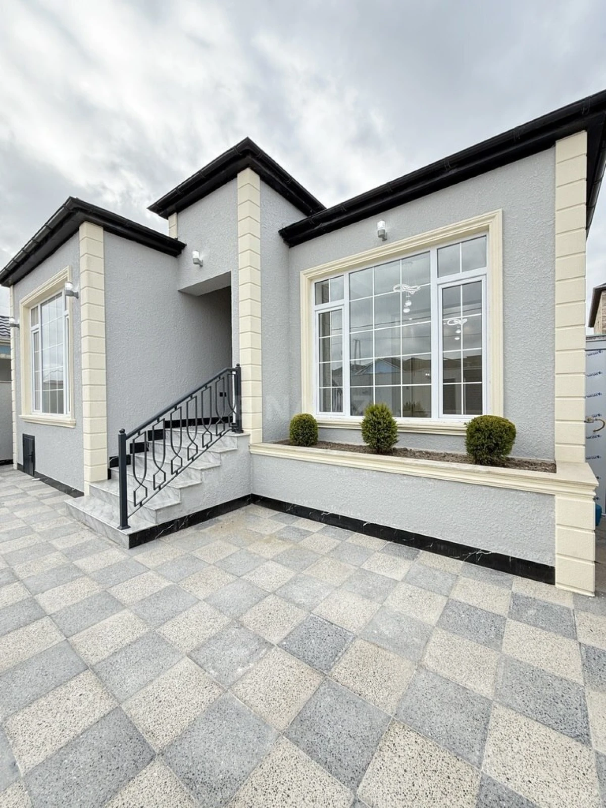 Satılır 4 otaqlı həyət evi 145 m²