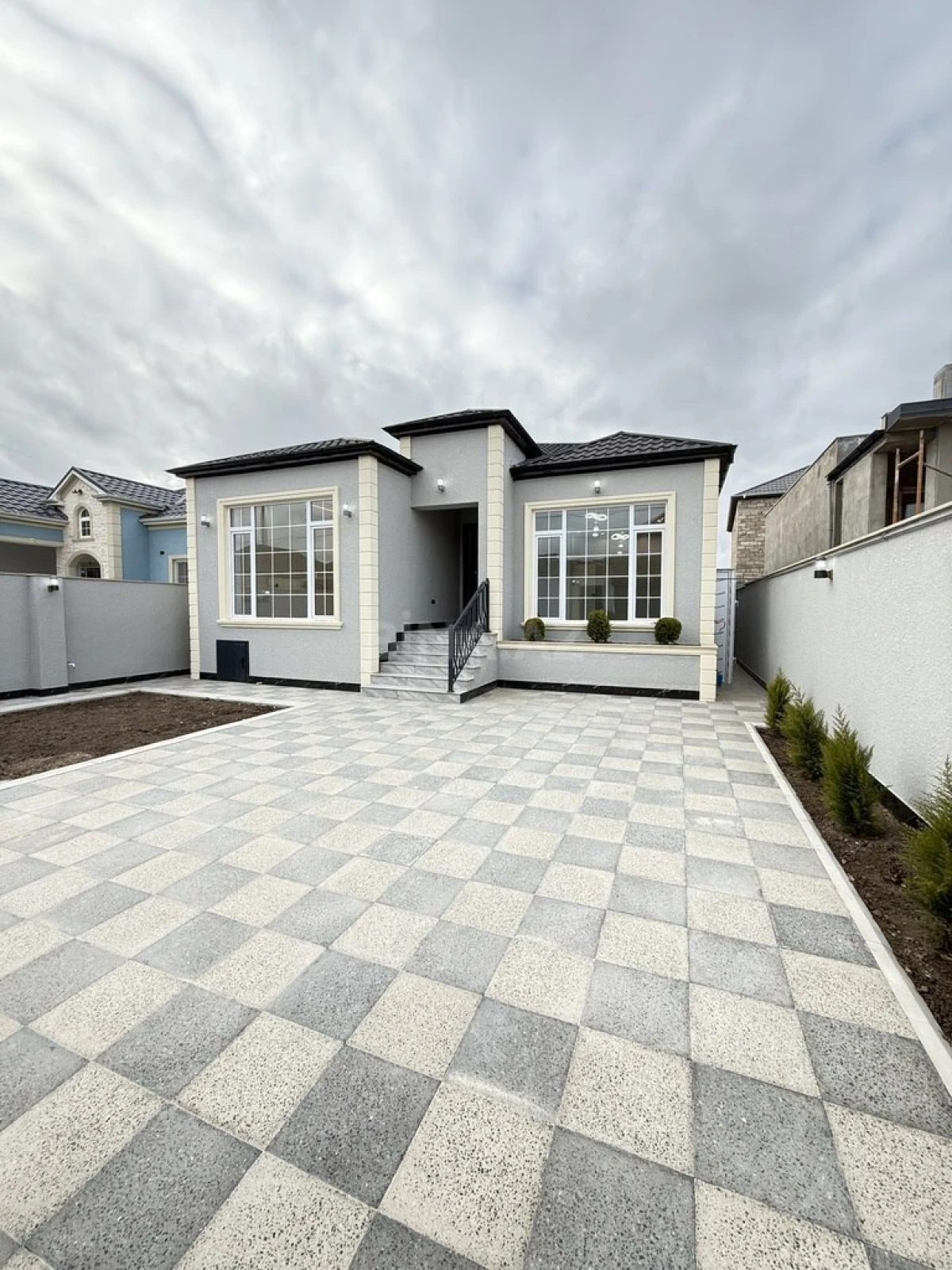 Satılır 4 otaqlı həyət evi 145 m²