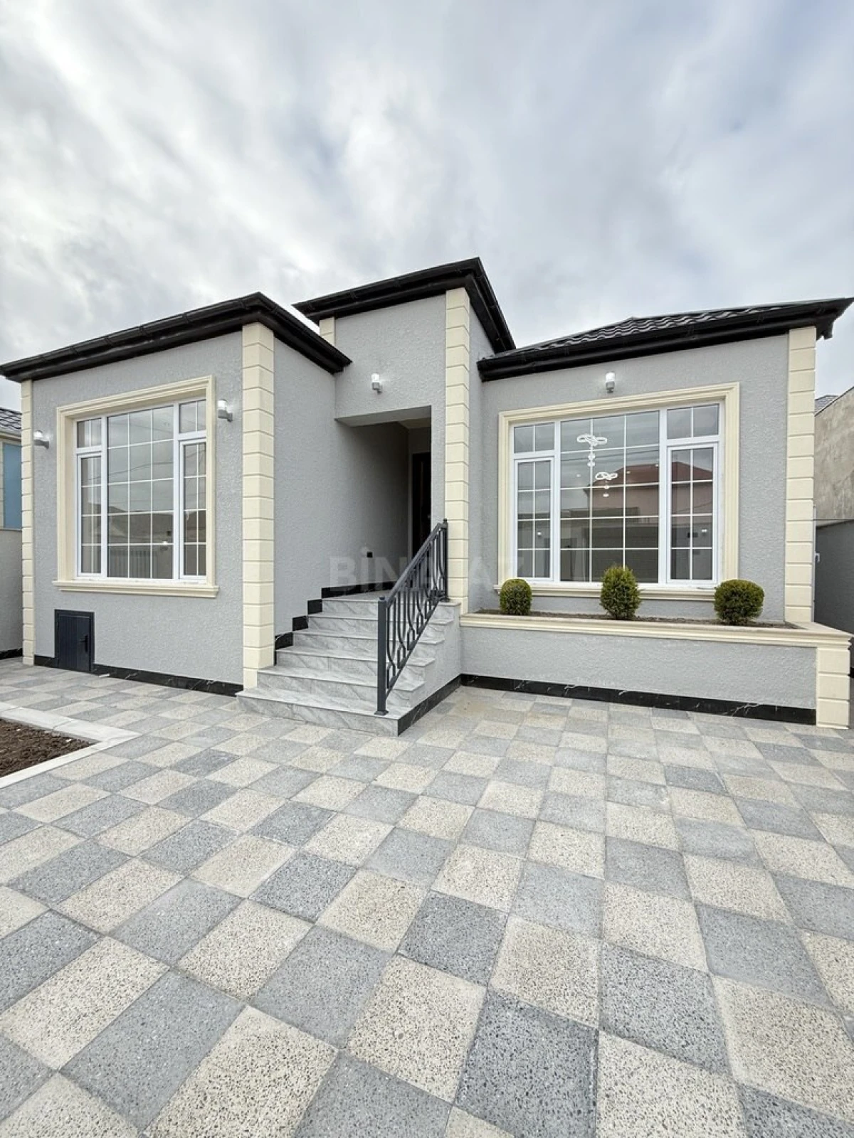 Satılır 4 otaqlı həyət evi 145 m²