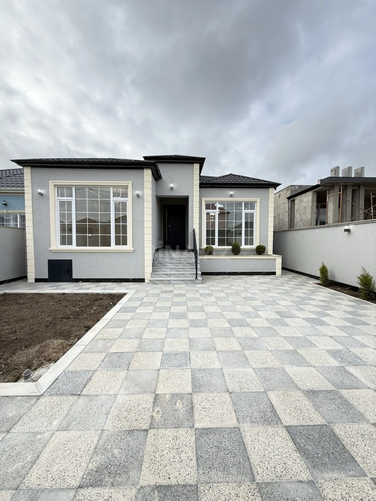 Satılır 4 otaqlı həyət evi 145 m²