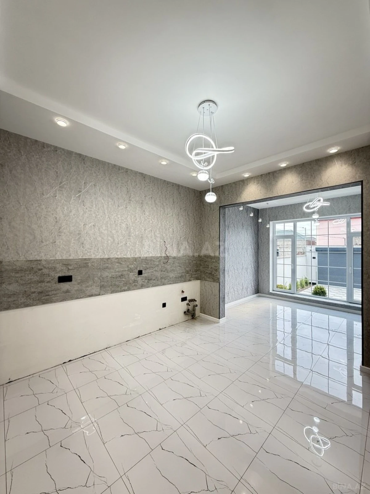 Satılır 4 otaqlı həyət evi 145 m²