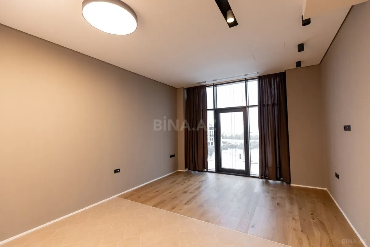 Satılır 3 otaqlı mənzil 138 m²