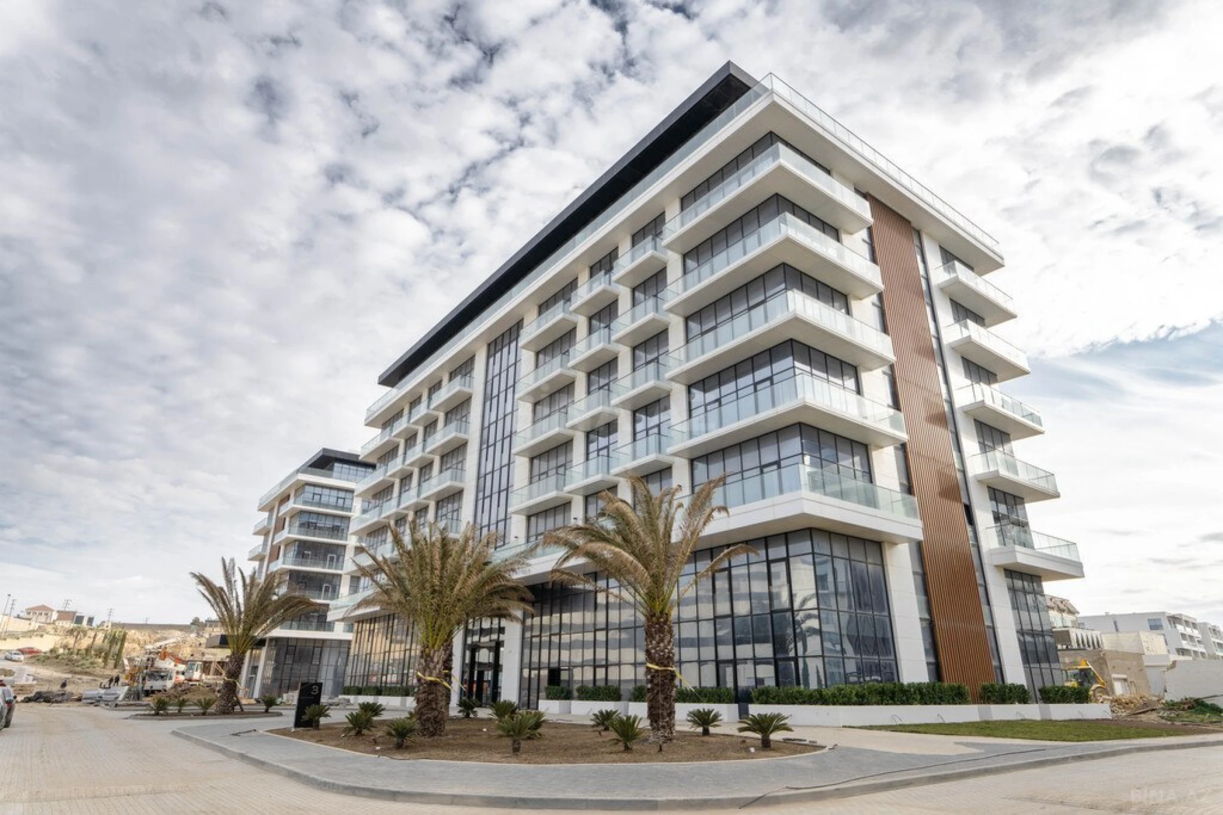 Satılır 3 otaqlı mənzil 138 m²