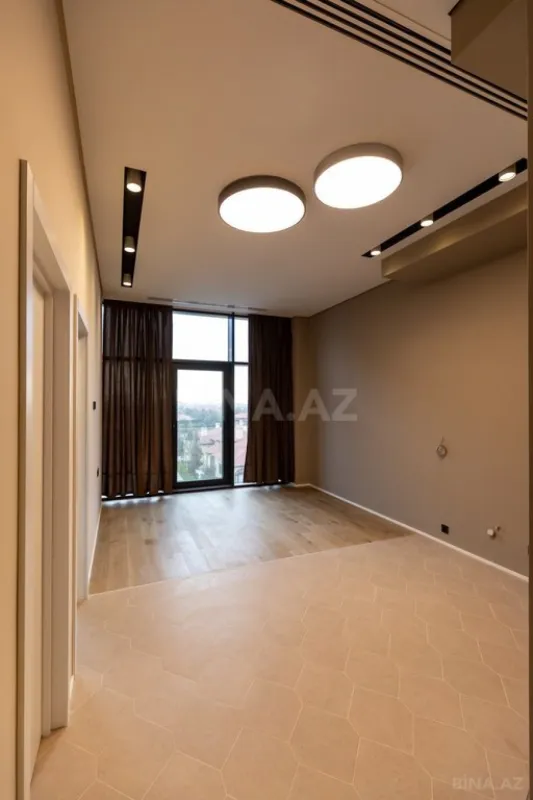 Satılır 3 otaqlı mənzil 138 m²