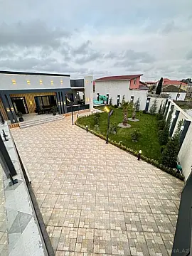 Satılır 5 otaqlı həyət evi 250 m²