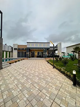 Satılır 5 otaqlı həyət evi 250 m²