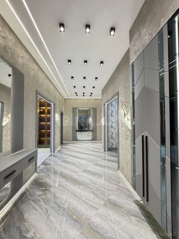 Satılır 5 otaqlı həyət evi 250 m²