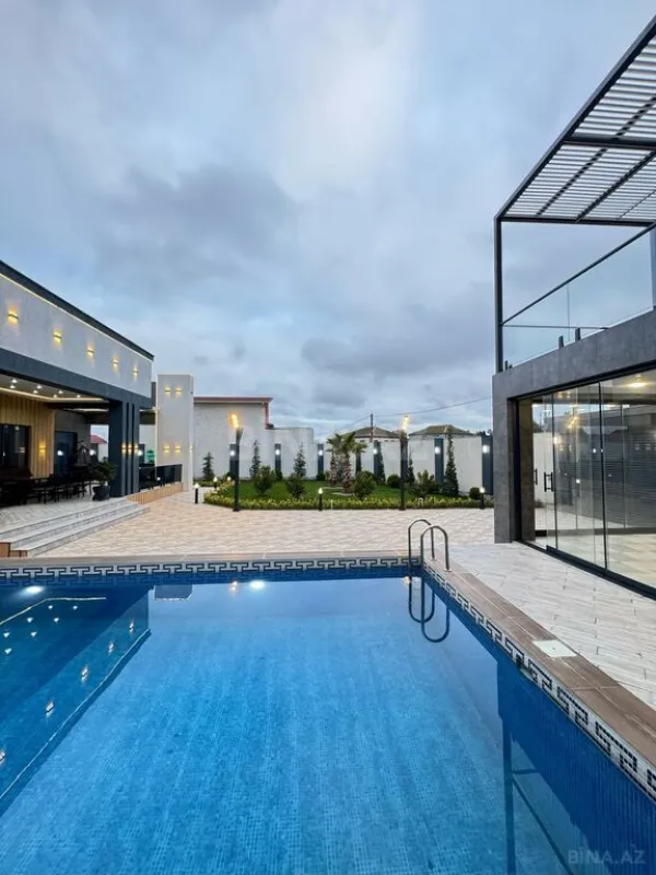 Satılır 5 otaqlı həyət evi 250 m²