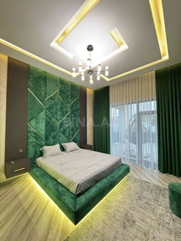 Satılır 5 otaqlı həyət evi 250 m²