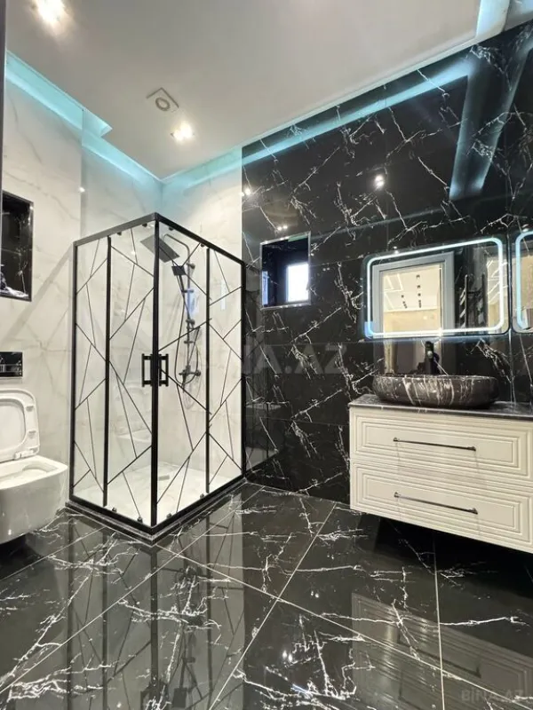 Satılır 5 otaqlı həyət evi 250 m²