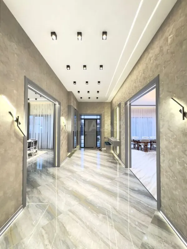 Satılır 5 otaqlı həyət evi 250 m²