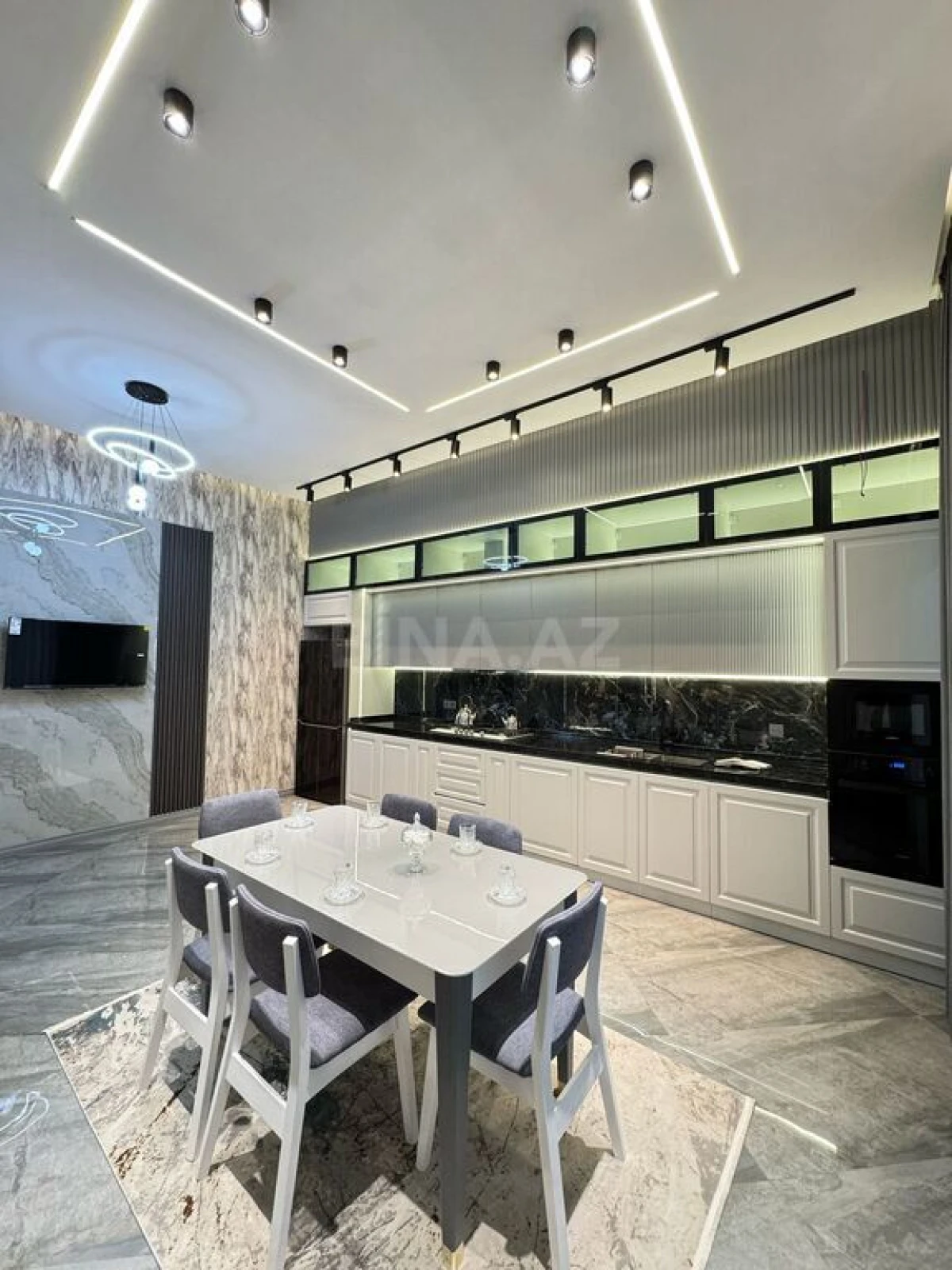 Satılır 5 otaqlı həyət evi 250 m²